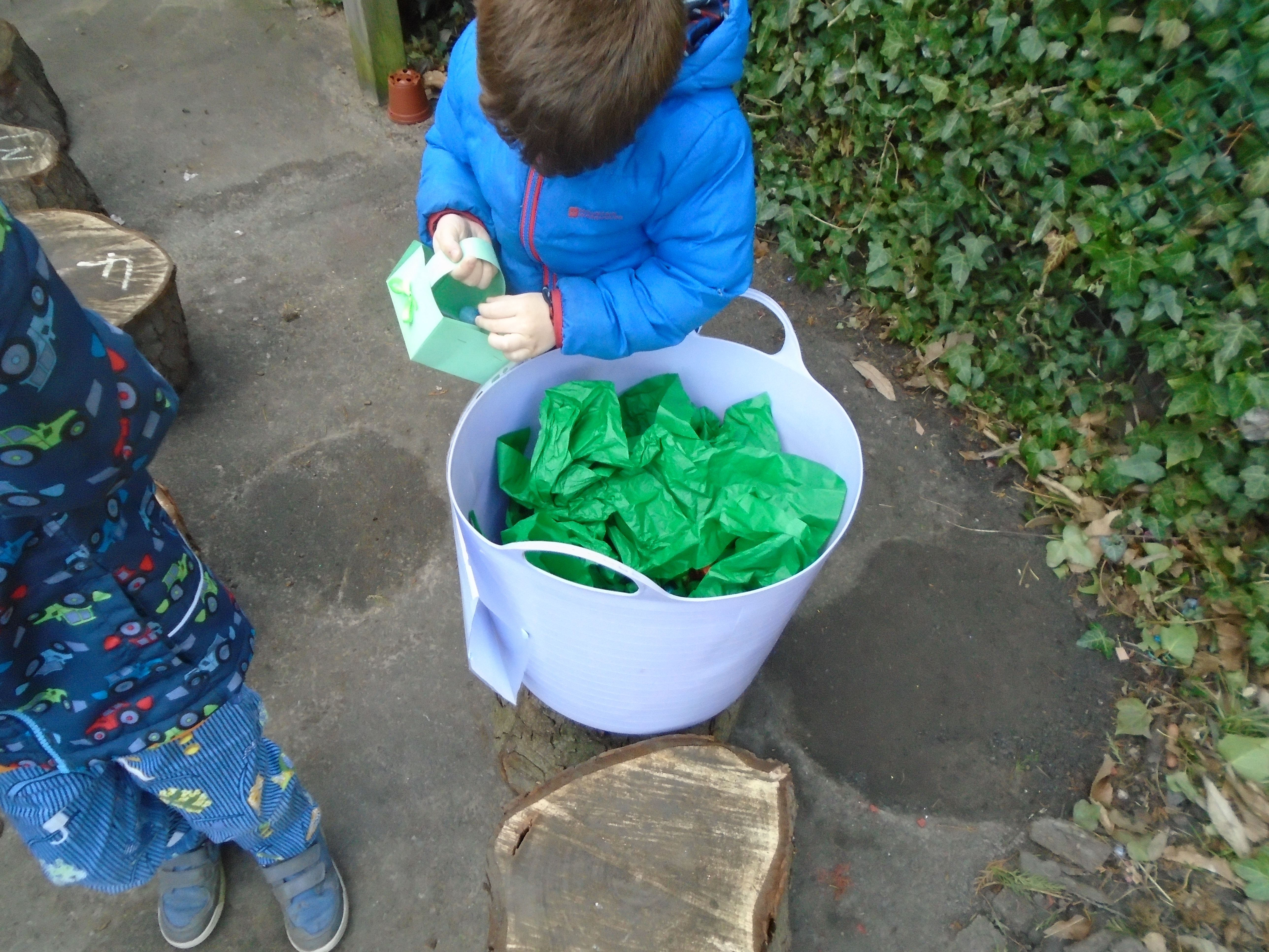 Easter Crafts and Egg Hunt
